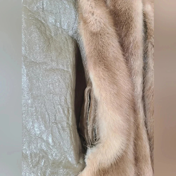 Vintage Alaskan Custom Built Furs KC, MO Genuine Fur Coat Belted 36" Chest - Picture 11 of 16